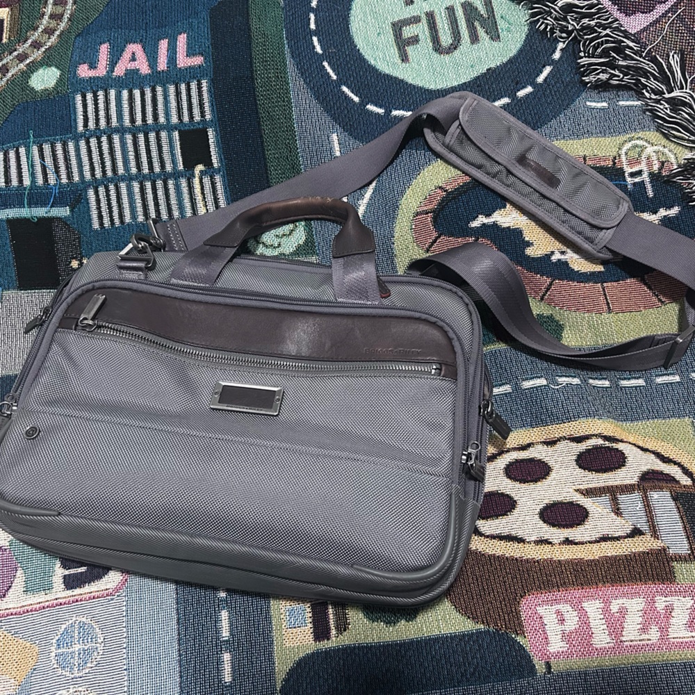Briggs and Riley @WORK
Medium Expandable Briefcase Messenger